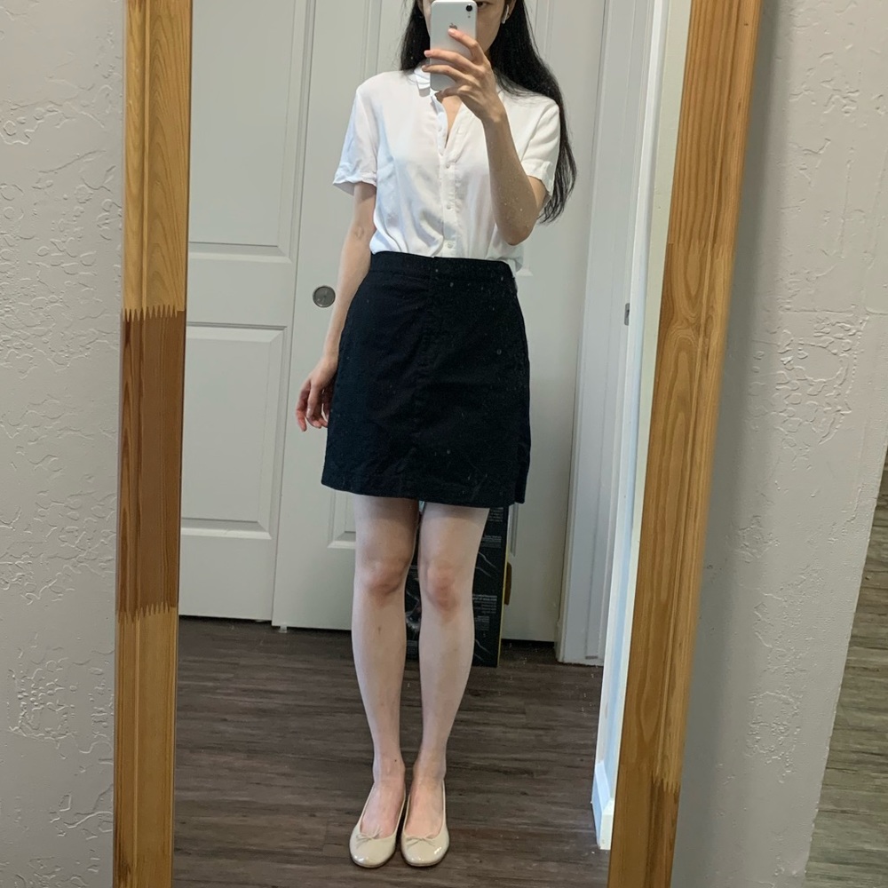 Aritzia/Babaton black mini skirt